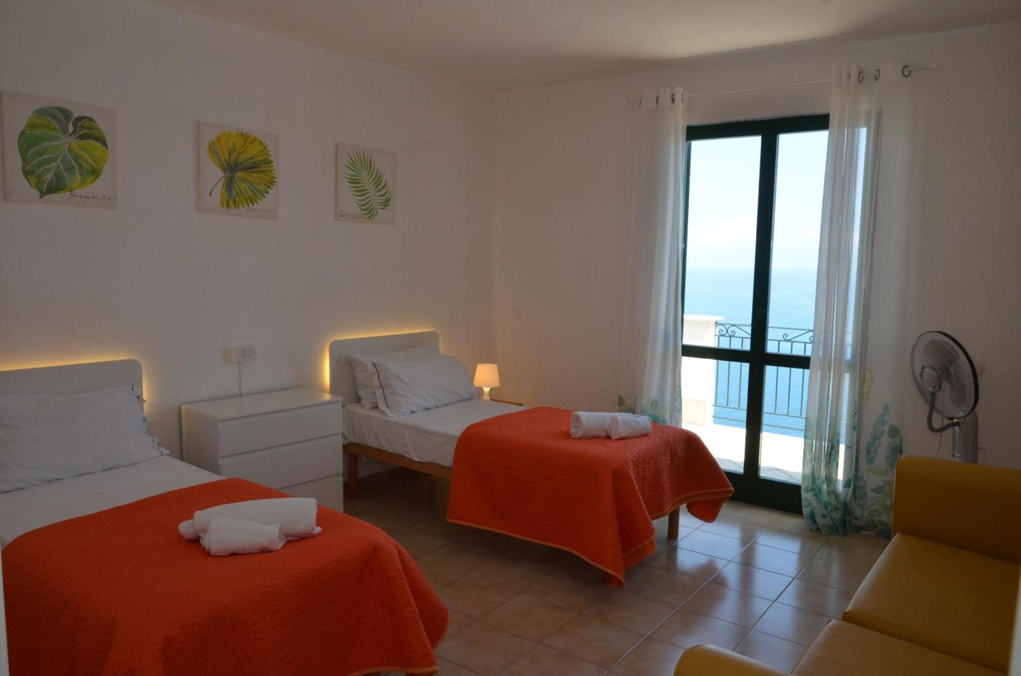 Aparthotel Amalfi Hills Pokoj fotografie
