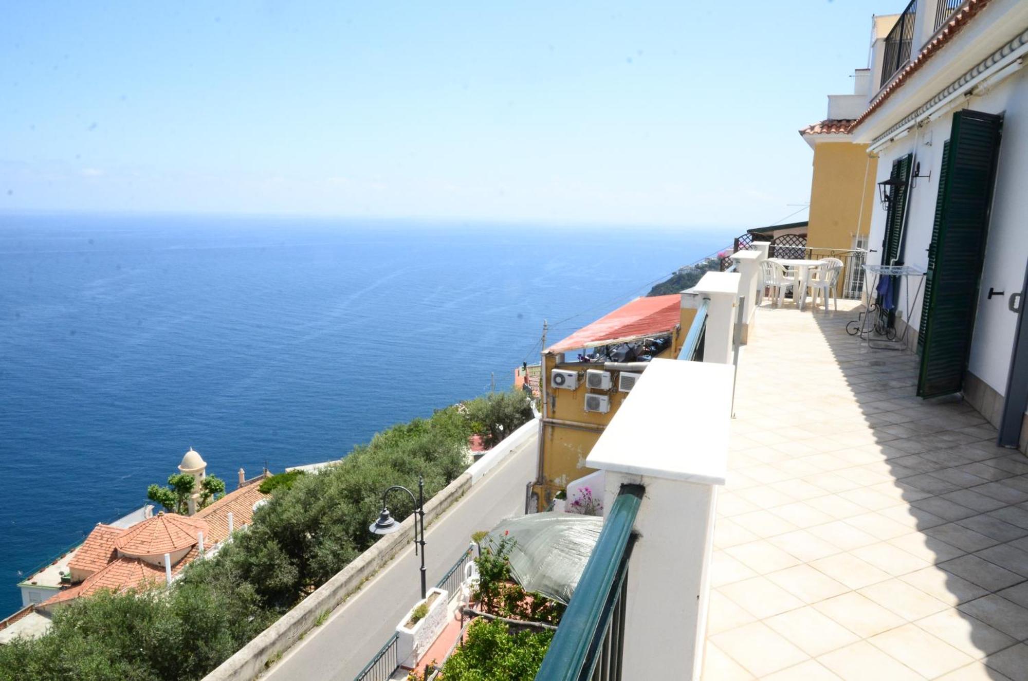 Aparthotel Amalfi Hills Pokoj fotografie