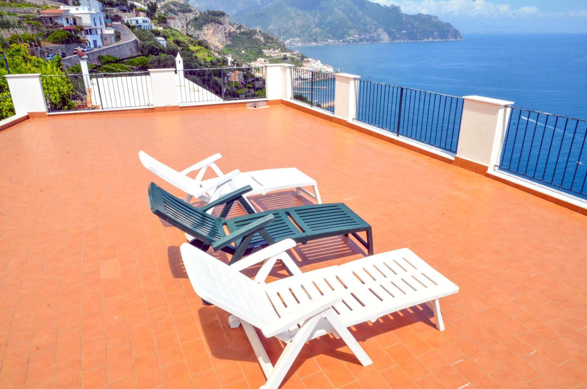 Aparthotel Amalfi Hills Pokoj fotografie