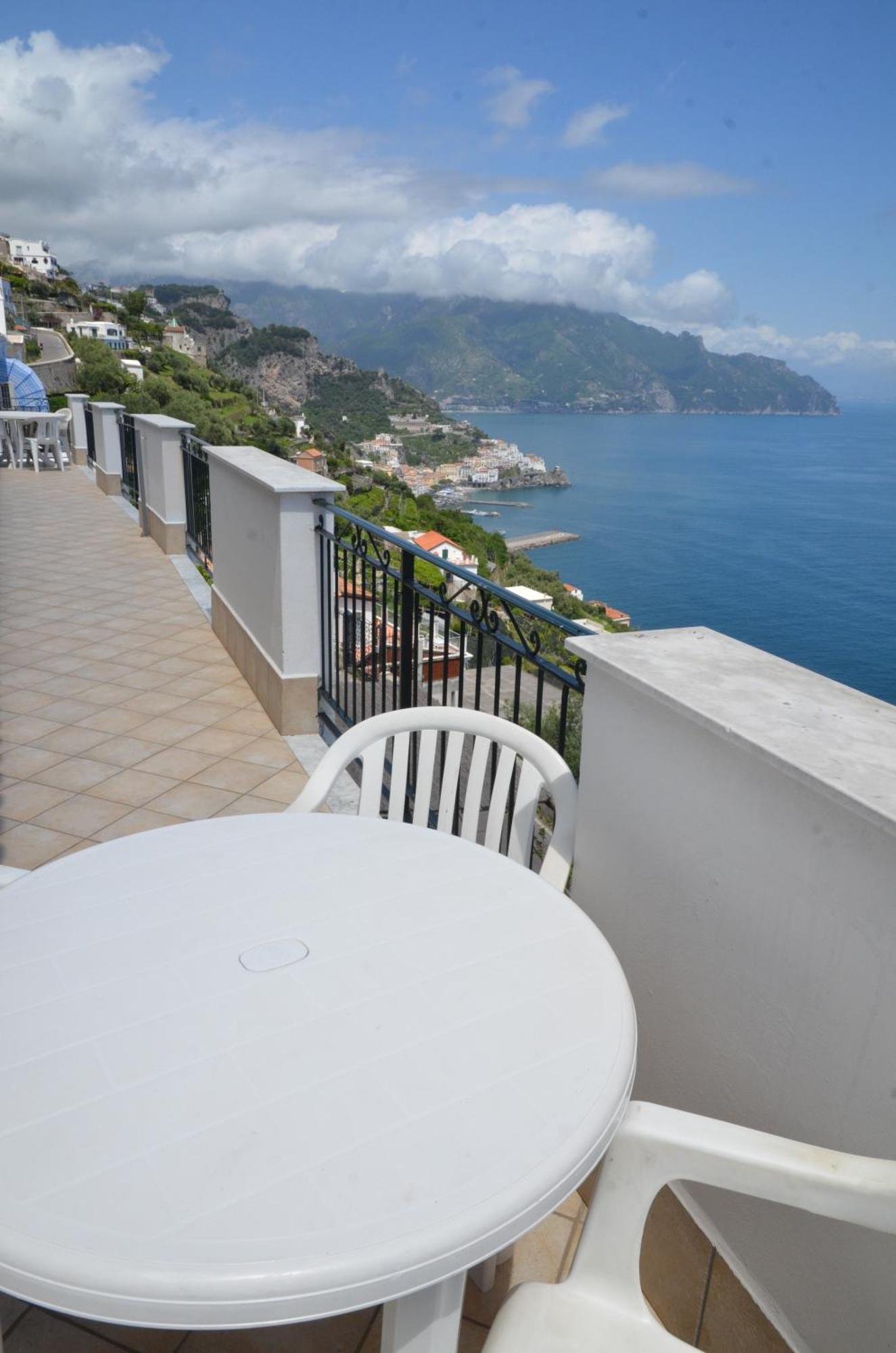 Aparthotel Amalfi Hills Pokoj fotografie
