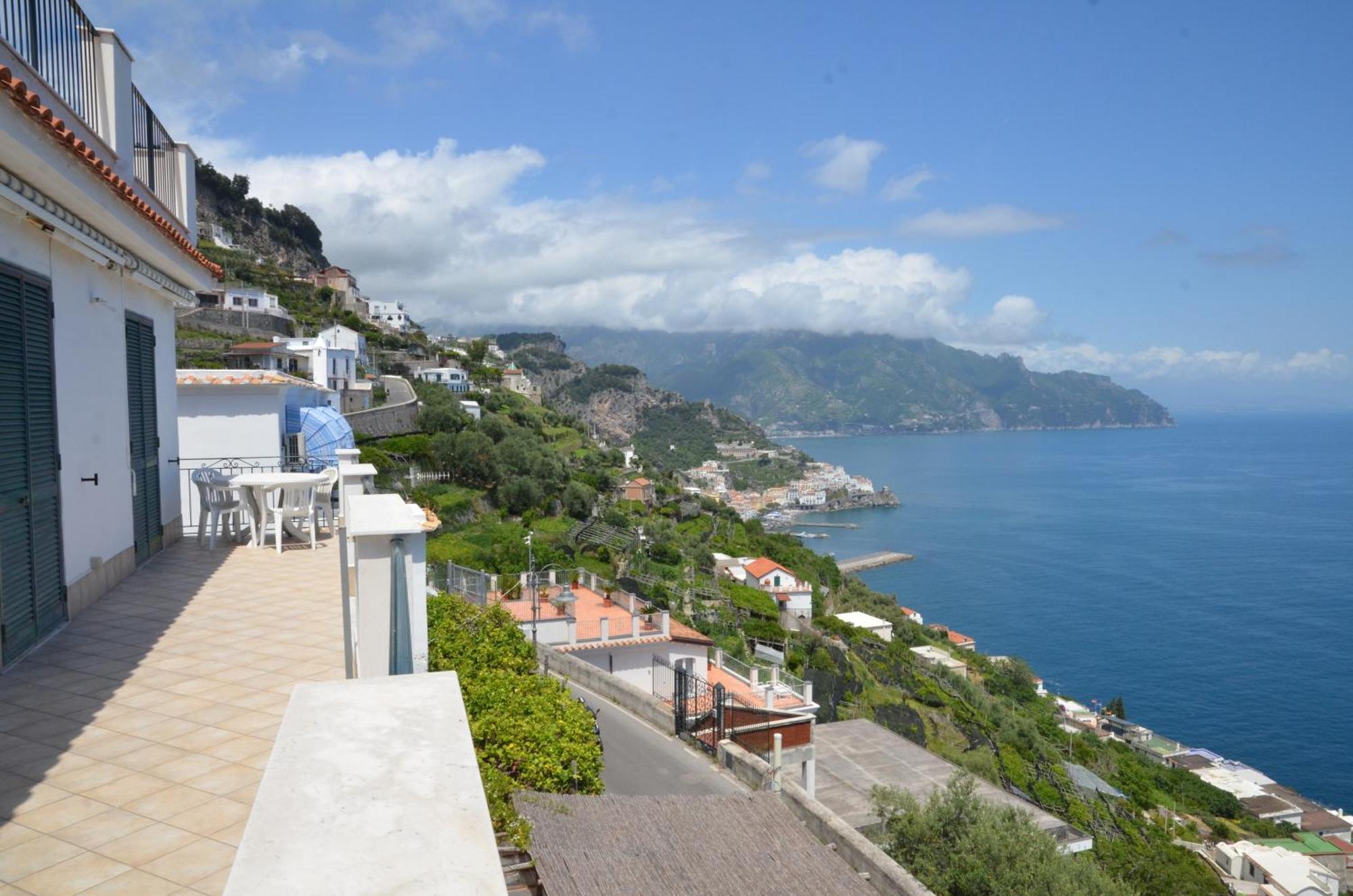 Aparthotel Amalfi Hills Pokoj fotografie