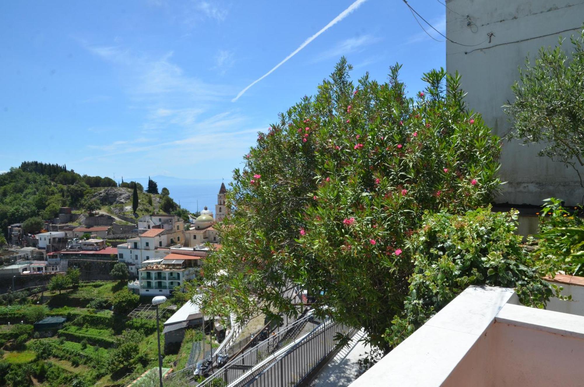 Aparthotel Amalfi Hills Pokoj fotografie