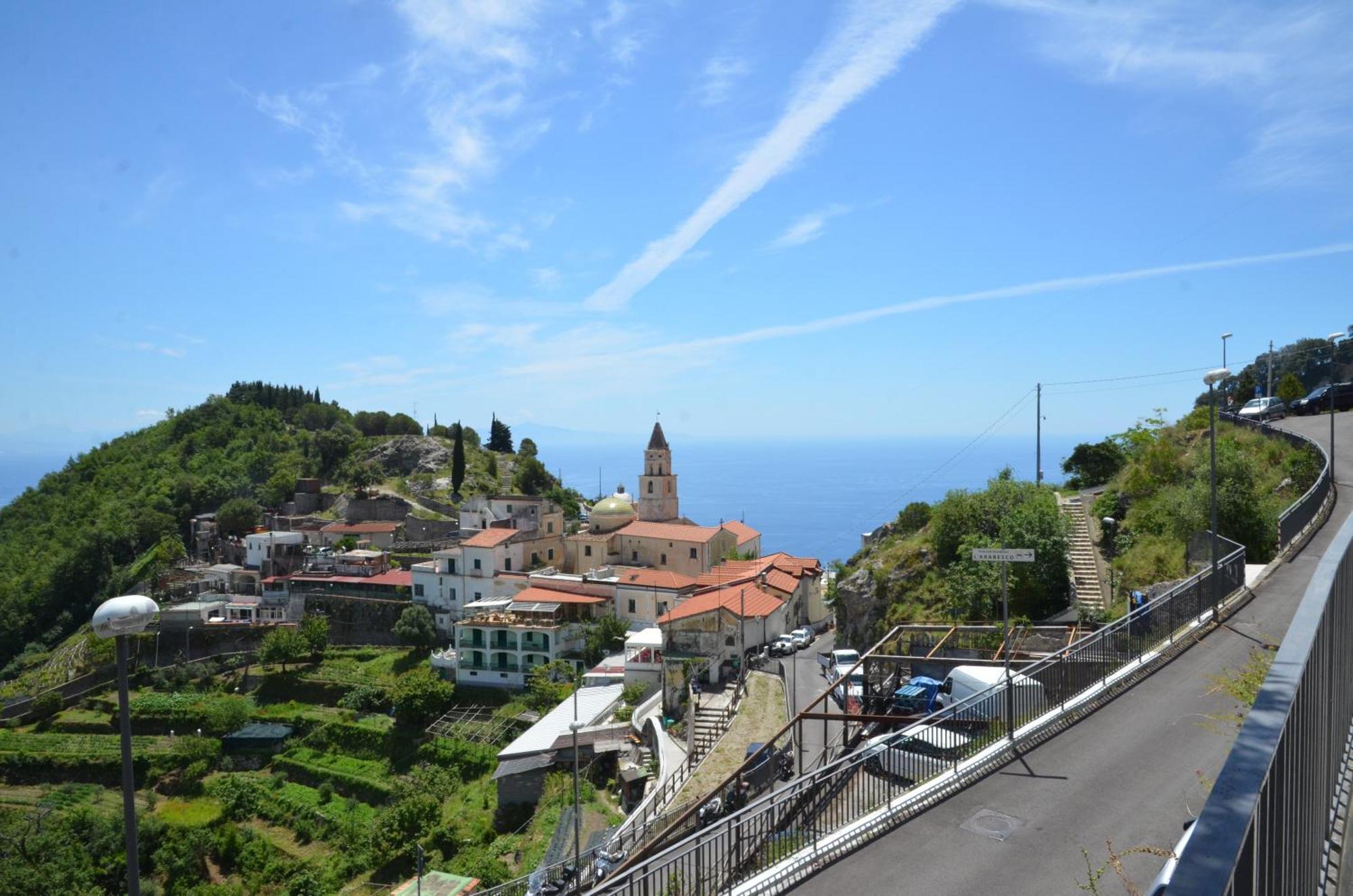 Aparthotel Amalfi Hills Pokoj fotografie